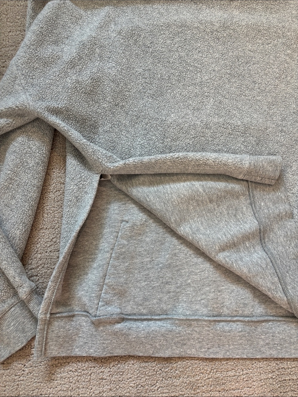 ALO Yoga women’s Pullover - Picture 4 of 4
